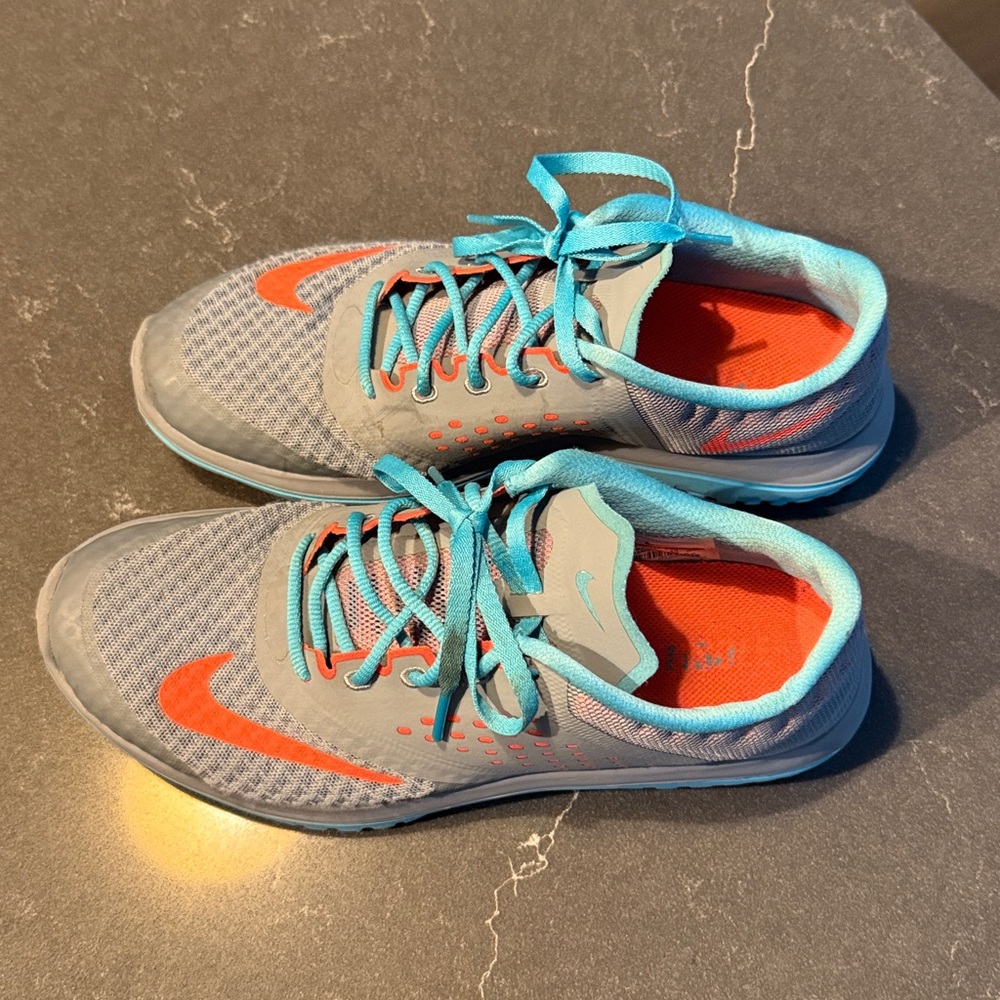 Nike FS Lite Run Running Shoes 684667 Gray/coral Womens 8.5 lightly worn